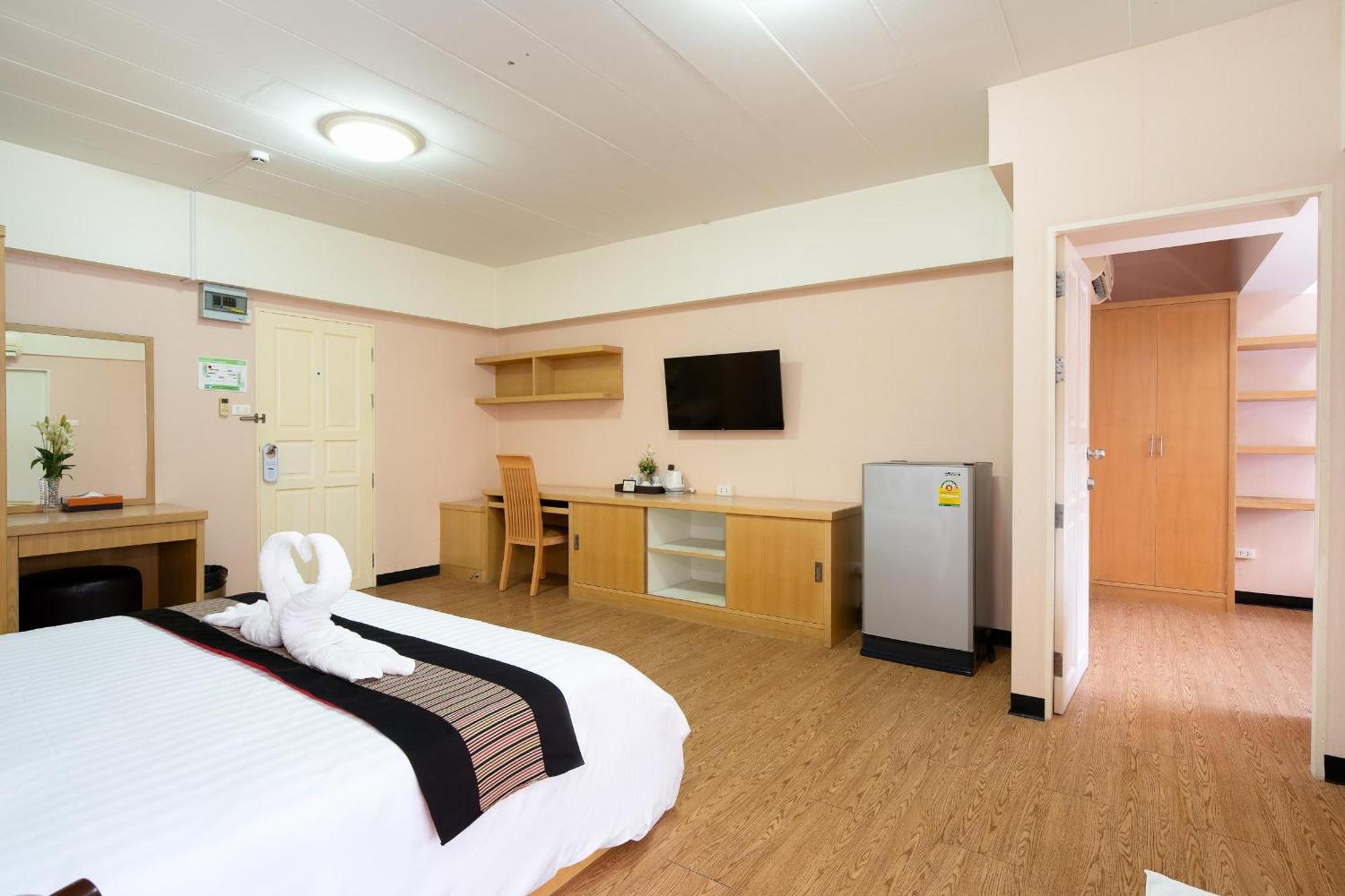 P-Park Hotel Банкок Екстериор снимка
