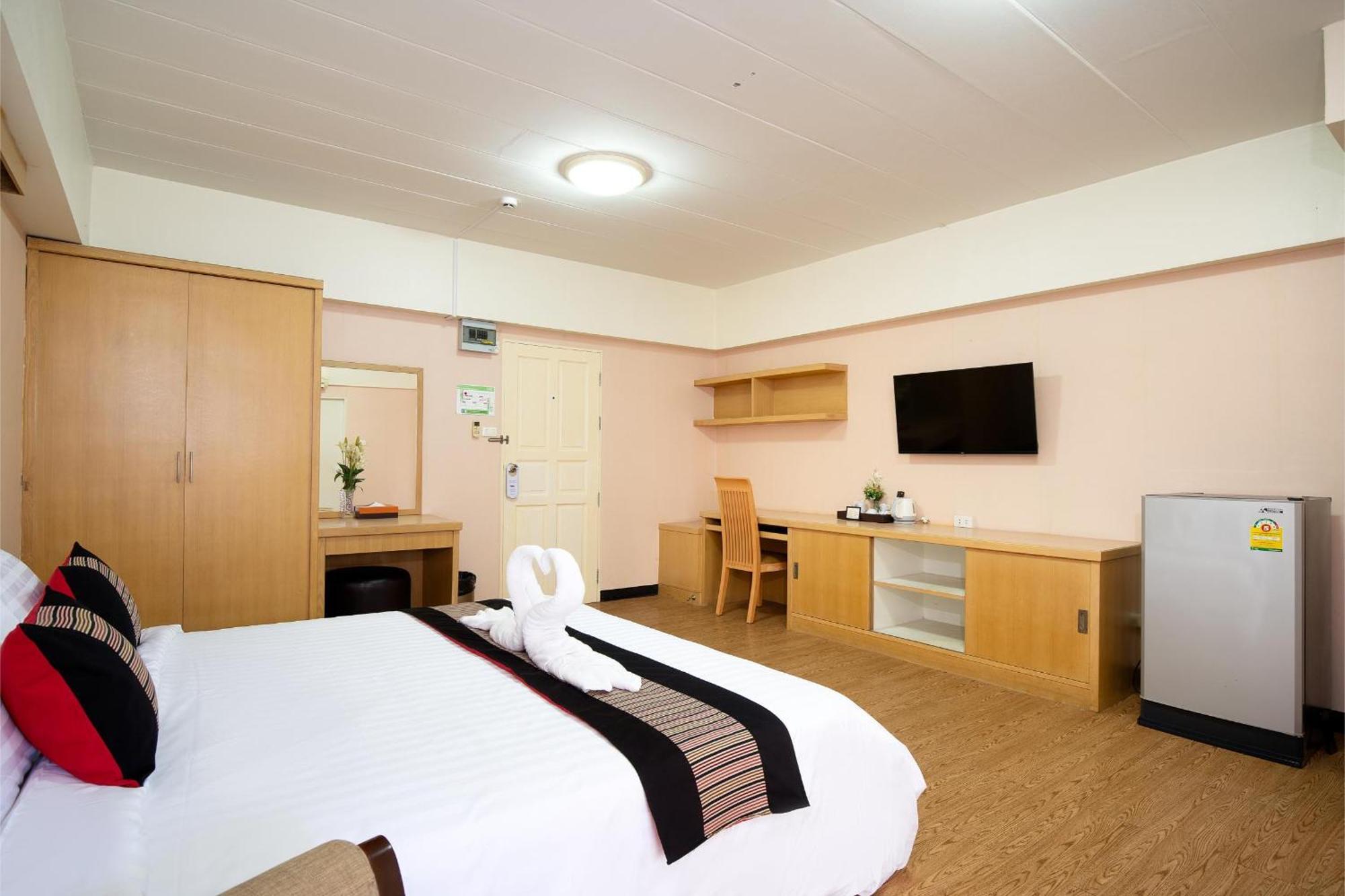 P-Park Hotel Банкок Екстериор снимка