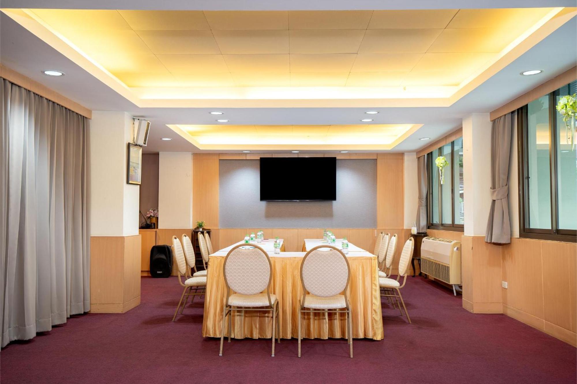 P-Park Hotel Банкок Екстериор снимка