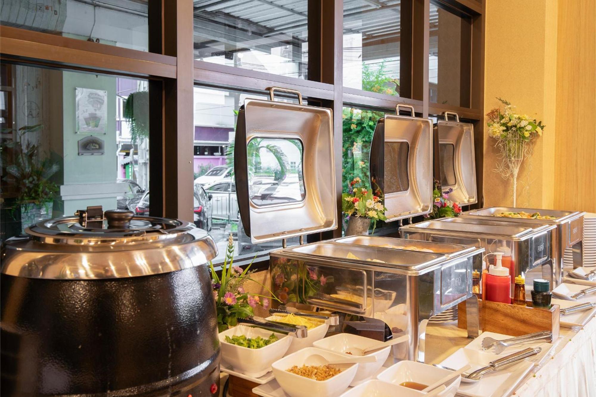 P-Park Hotel Банкок Екстериор снимка