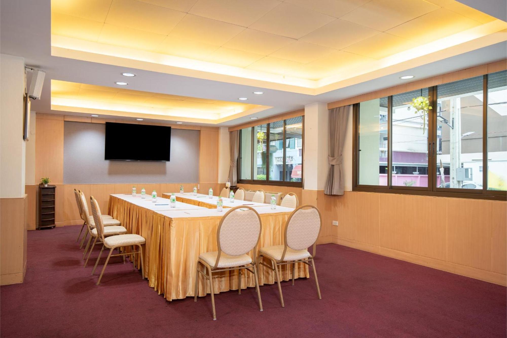 P-Park Hotel Банкок Екстериор снимка