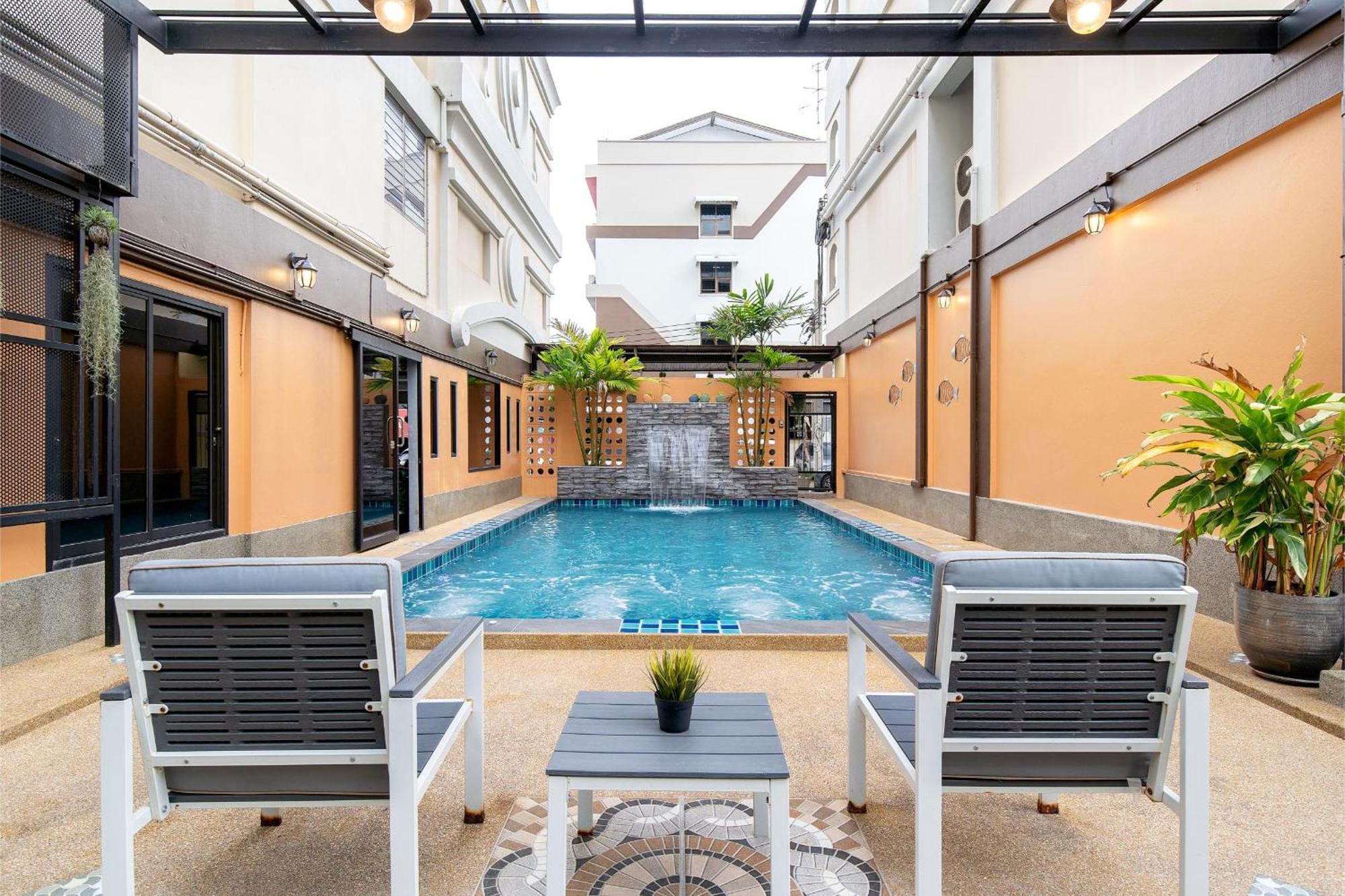 P-Park Hotel Банкок Екстериор снимка